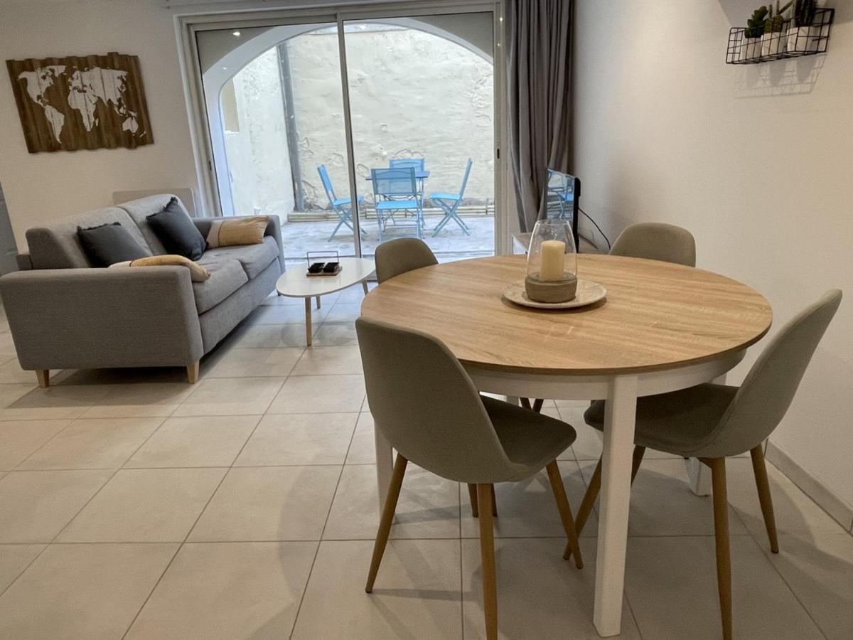 Appartement Climatise Avec Cour En Centre Ville Карпентра Екстериор снимка